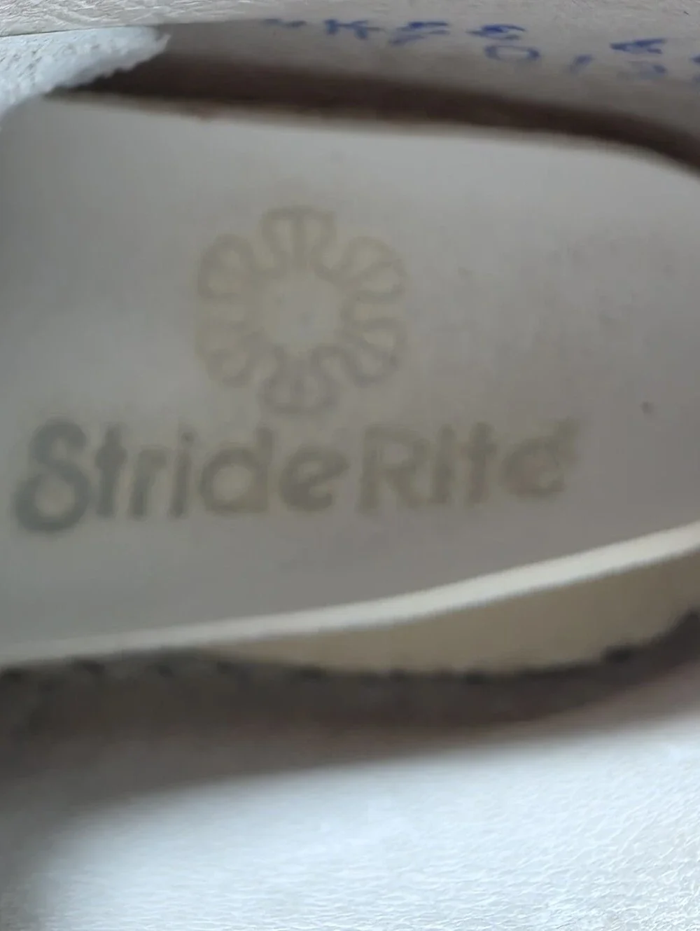 Vintage Stride Rite White Leather Walking Shoe 4 1/2 EE